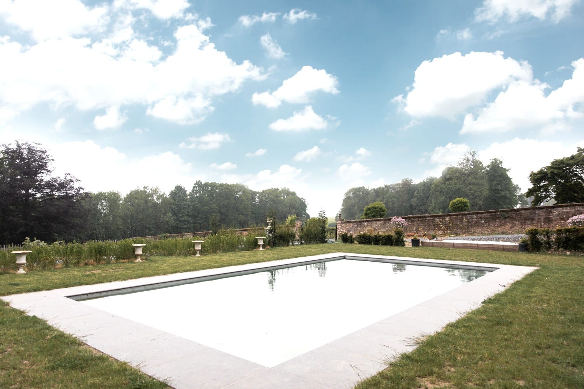Swimming Pool & Pool House — Photo 3 of 7
