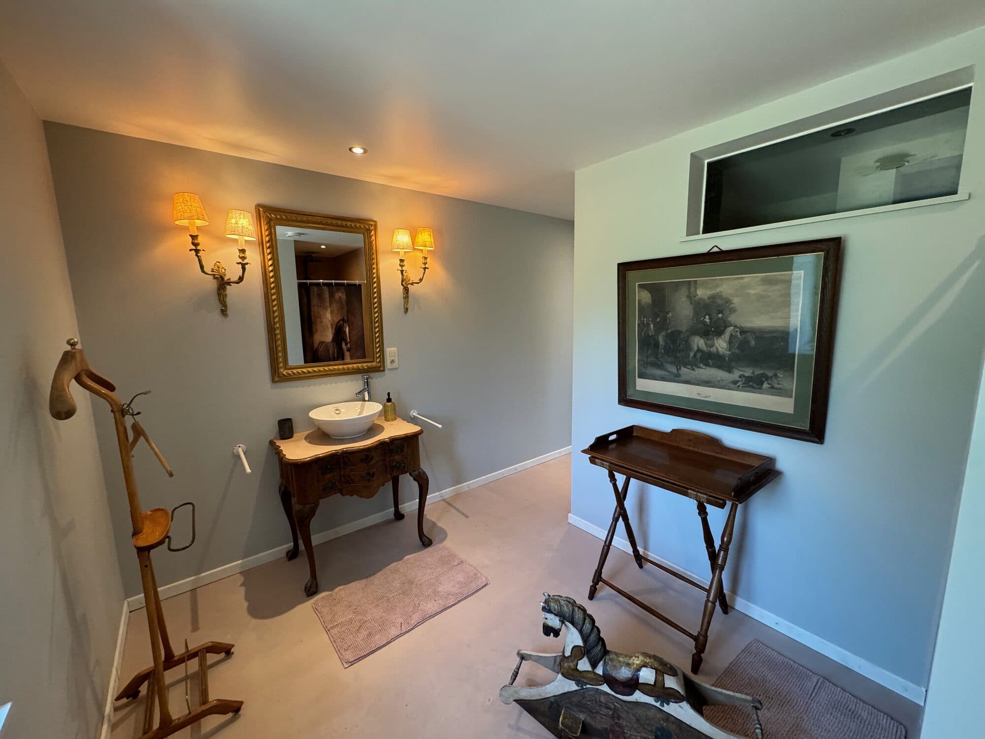 The Horse room — Photo 4 of 4